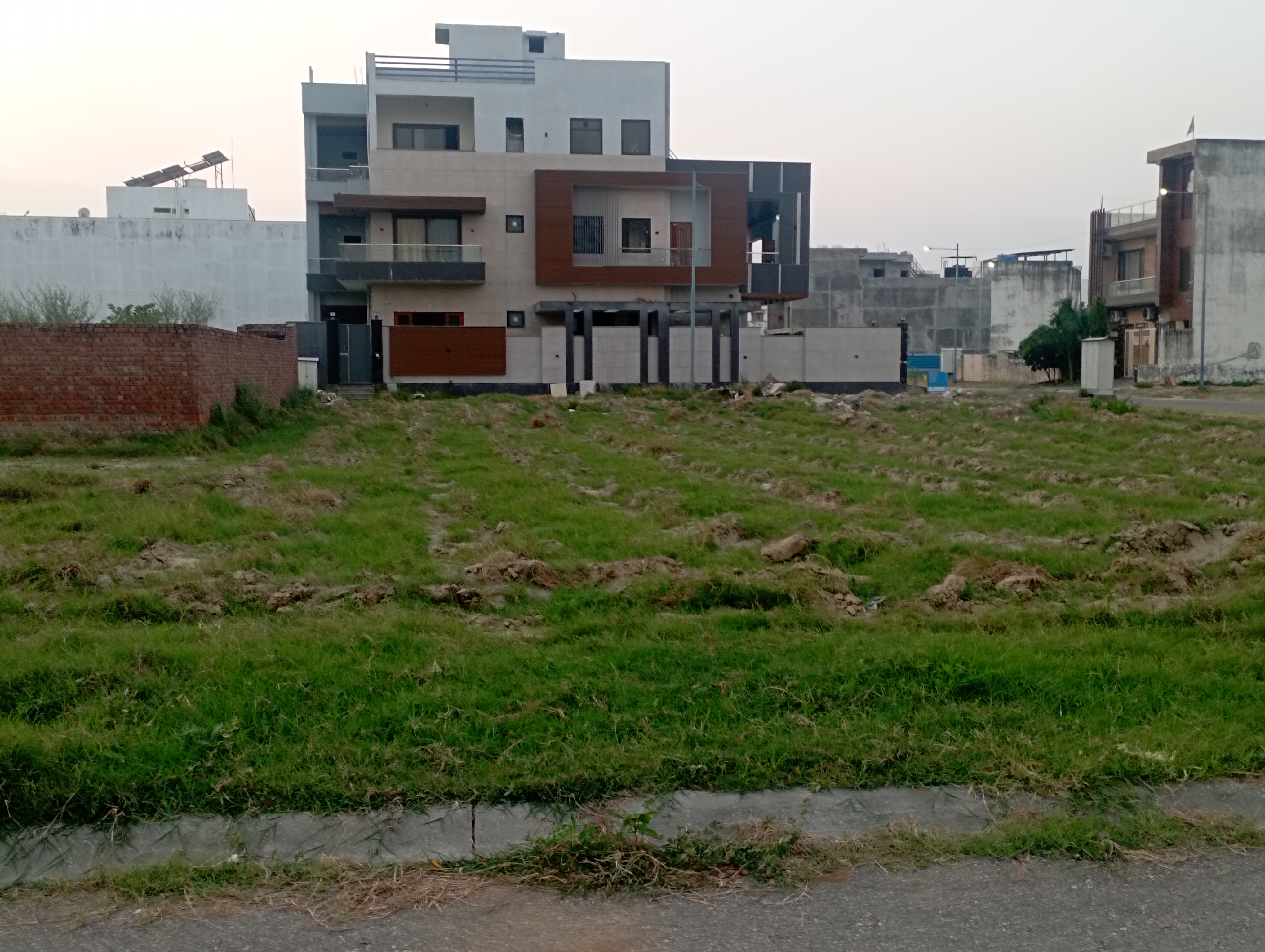 Plot For Sale in Wave Hitech City