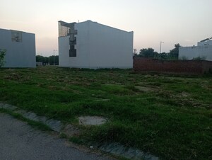  Plot – Garden View at Wave Hitech City, Wave City - for Sale