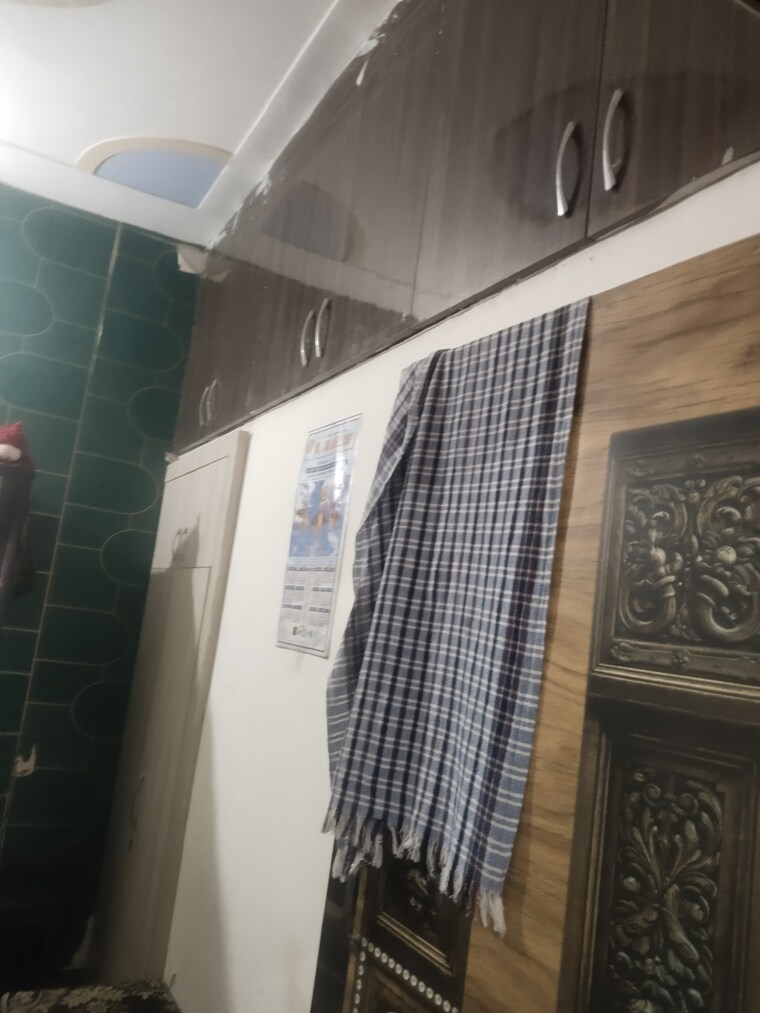 Room, sector 87 2 Bedroom 60 Sq.Yd. Independent House In Sector 87 Faridabad 9298968