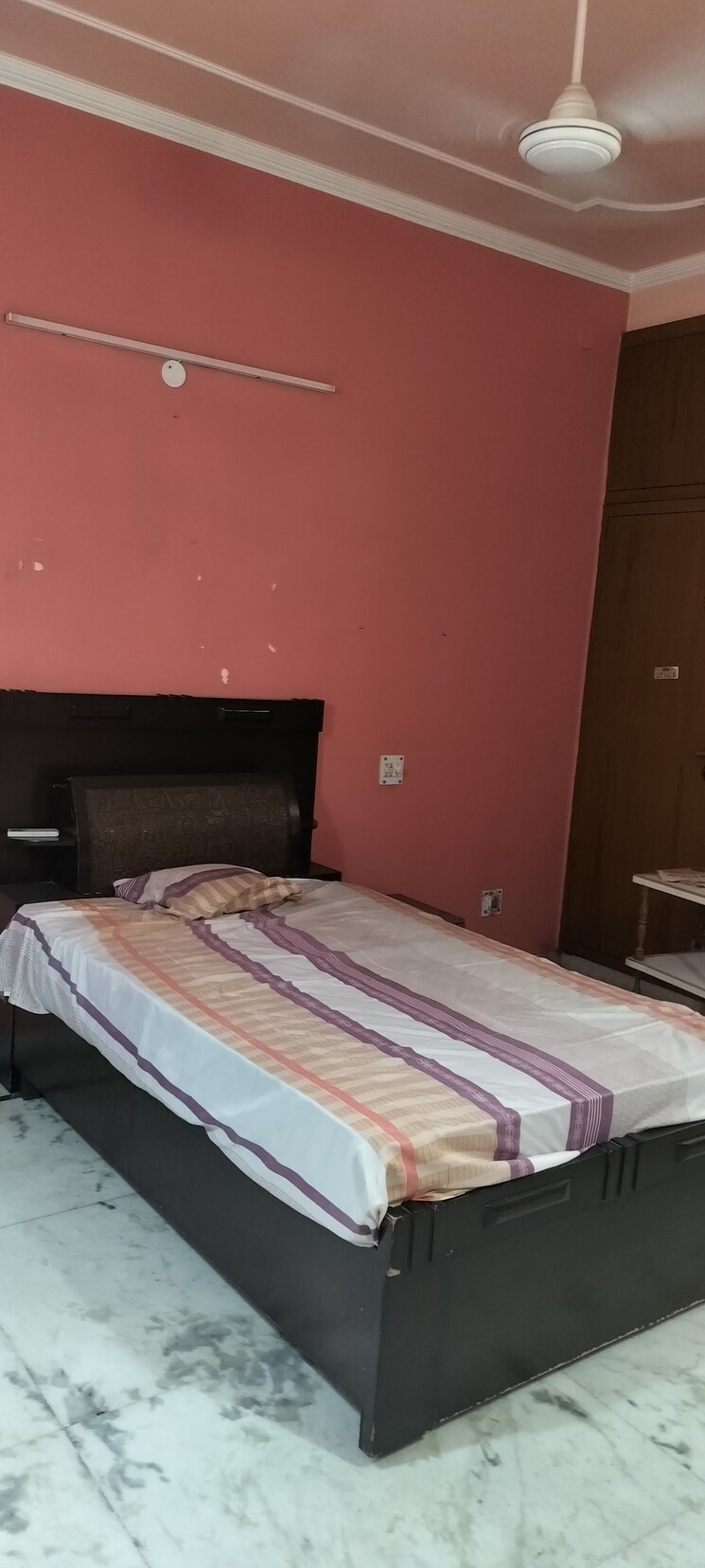 Bedroom, rwa-apartments-sector-52 2 Bedroom 200 Sq.Mt. Independent House In Sector 52 Noida 9298935