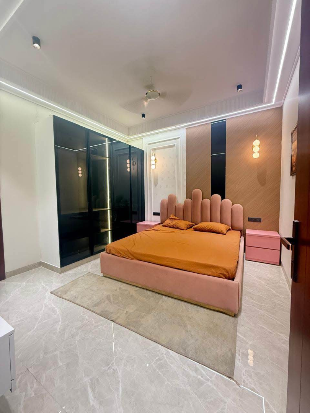 4 BHK + Servant Room Builder Floor For Sale in 522yd Cornner With Terrec