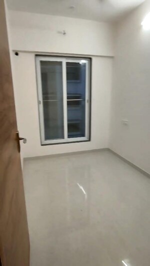 Room in 3.5 BHK Apartment at Je and Vee Madhuban, Malad East – for Rent