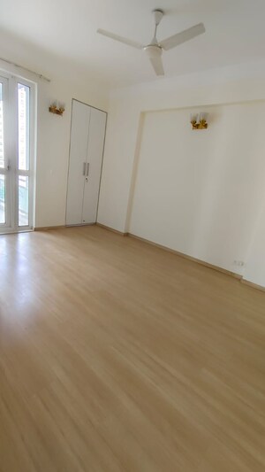 Room in 4 BHK Apartment at Conscient Hines Elevate, Sector 59 – for Sale