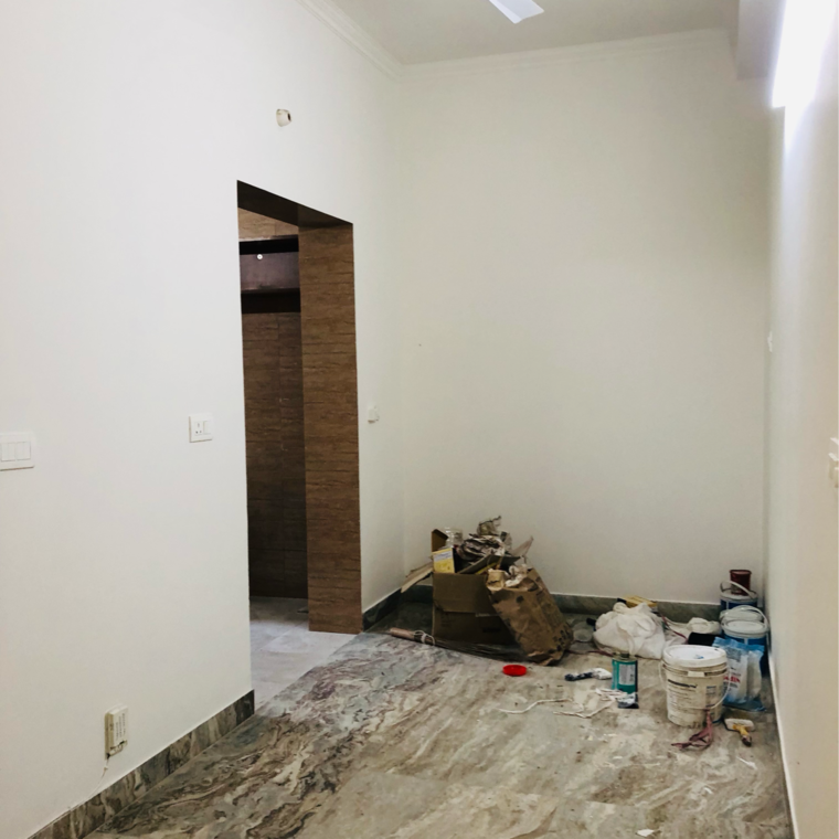 Room, sector 22b 2.5 Bedroom 1200 Sq.Ft. Villa In Sector 22b Gurgaon 9298987