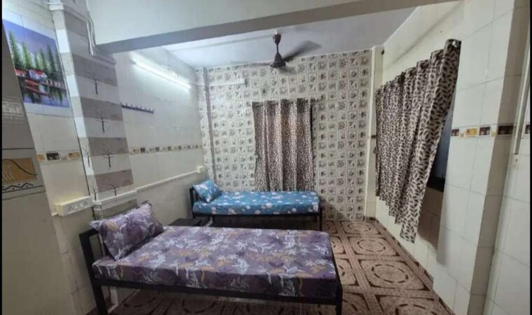 Room, goregaon east Pg For Boys & Girls In Goregaon East 9298993