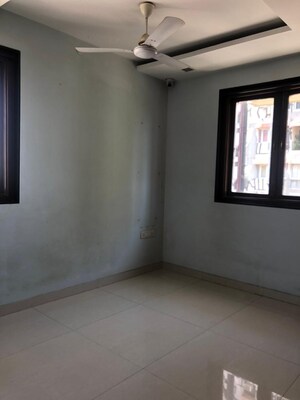 2 BHK Apartment For Rent in Sangita Apartments Colaba, Colaba