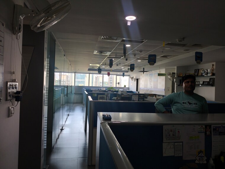 Team Area, viman nagar Commercial Office Space in IT/SEZ 2500 Sq.Ft. In Viman Nagar Pune 9299006