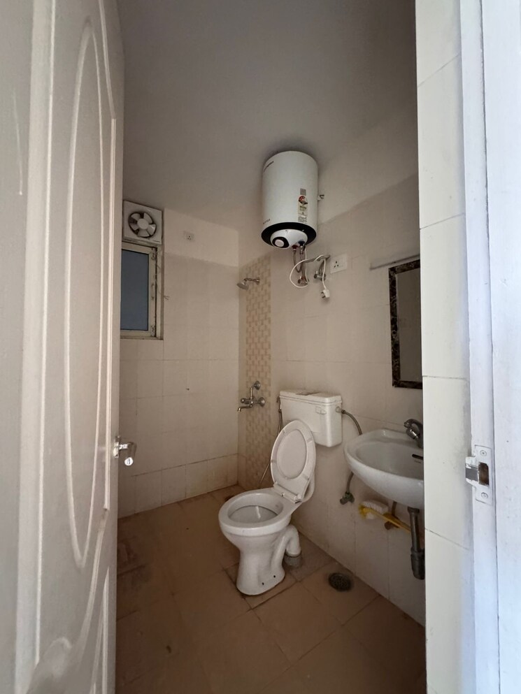 Bathroom, shree-vardhman-mantra 2 Bedroom 800 Sq.Ft. Apartment In Sector 67 Gurgaon 9299022