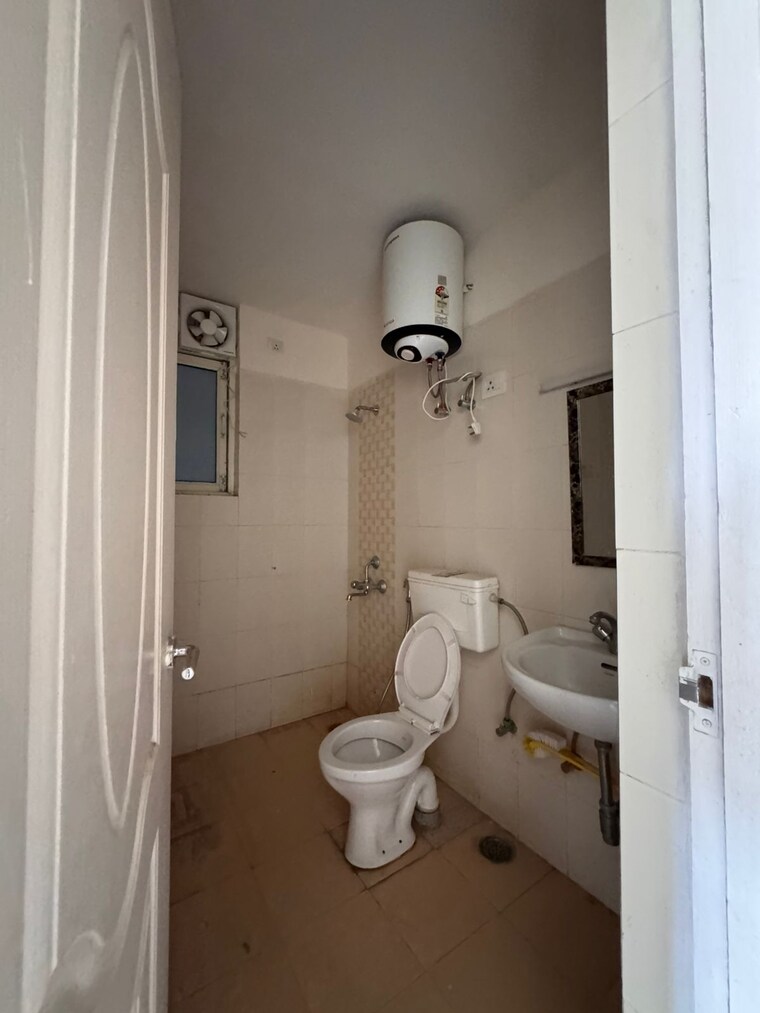 Bathroom, shree-vardhman-mantra 2 Bedroom 800 Sq.Ft. Apartment In Sector 67 Gurgaon 9299022