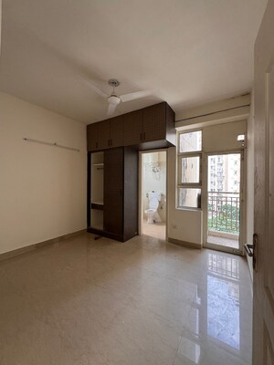 2 BHK Apartment For Rent in Shree Vardhman Mantra, Sector 67