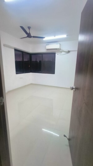 Room in 3 BHK Apartment at Vakola – for Rent