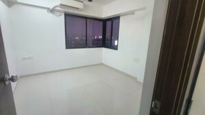 Room in 3 BHK Apartment at Vakola – for Rent