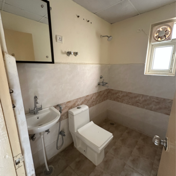 Team Area in 2.5 BHK Apartment at GLS Avenue 51, Sector 92 – for Rent
