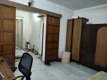 Living Room in 2 BHK Builder Floor at Green Park – for Rent