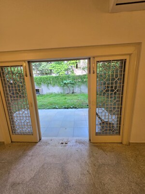 Room in 4 BHK Builder Floor at Greater Kailash I – for Rent