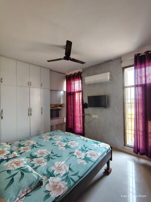 Bedroom in 1 BHK Apartment at Sector 115 – for Rent