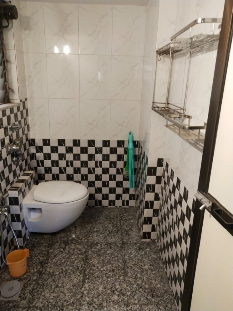 Bathroom, silver-square-chs-ltd 1 Bedroom 550 Sq.Ft. Apartment In Santacruz East Mumbai 9299154