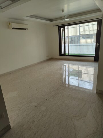 Room in 3 BHK Builder Floor at Greater Kailash ii – for Rent