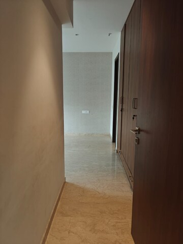 Room in 2 BHK Apartment at Hiranandani Castle Rock, Powai – for Rent