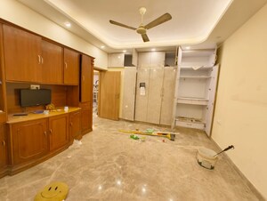 Room in 3 BHK Builder Floor at Alaknanda – for Rent