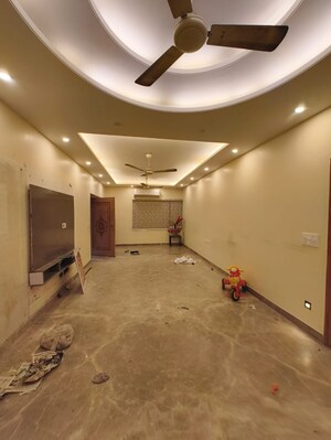 Parking in 3 BHK Builder Floor at Alaknanda – for Rent