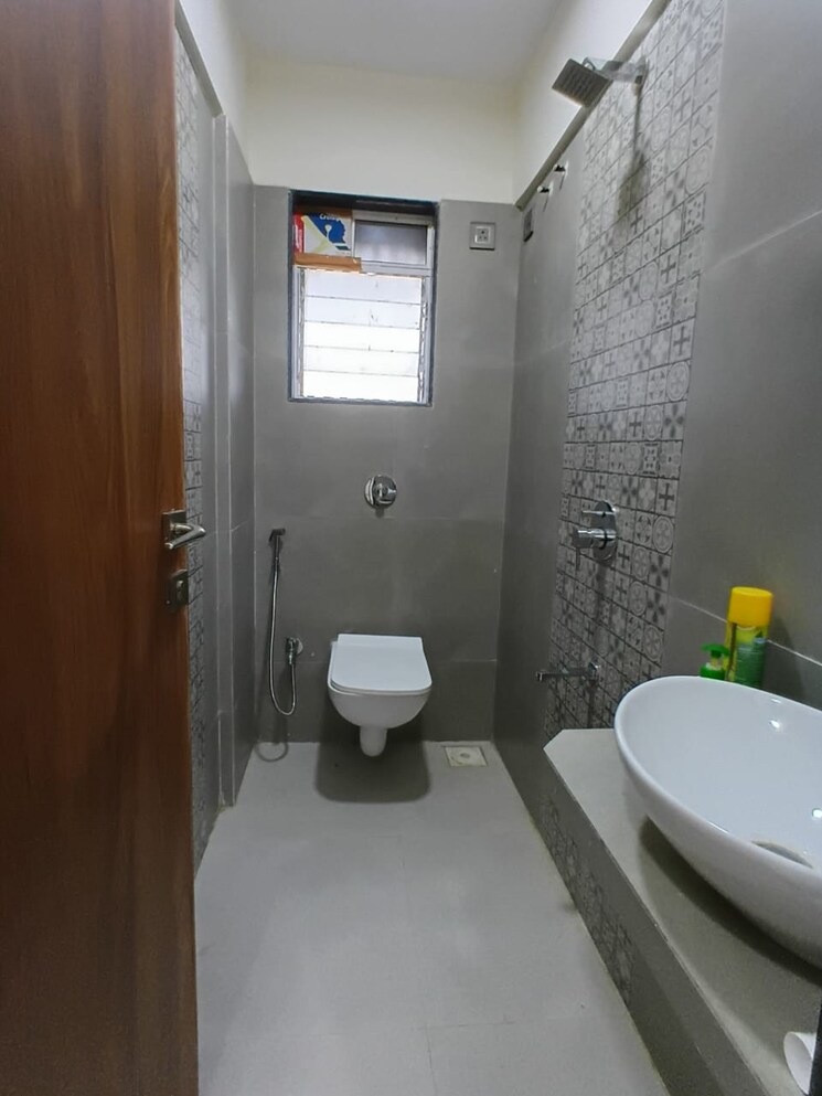 Bathroom, mp-pandurangwadi-laxmi-niwas-chs 2 Bedroom 900 Sq.Ft. Apartment In Goregaon East Mumbai 9299133
