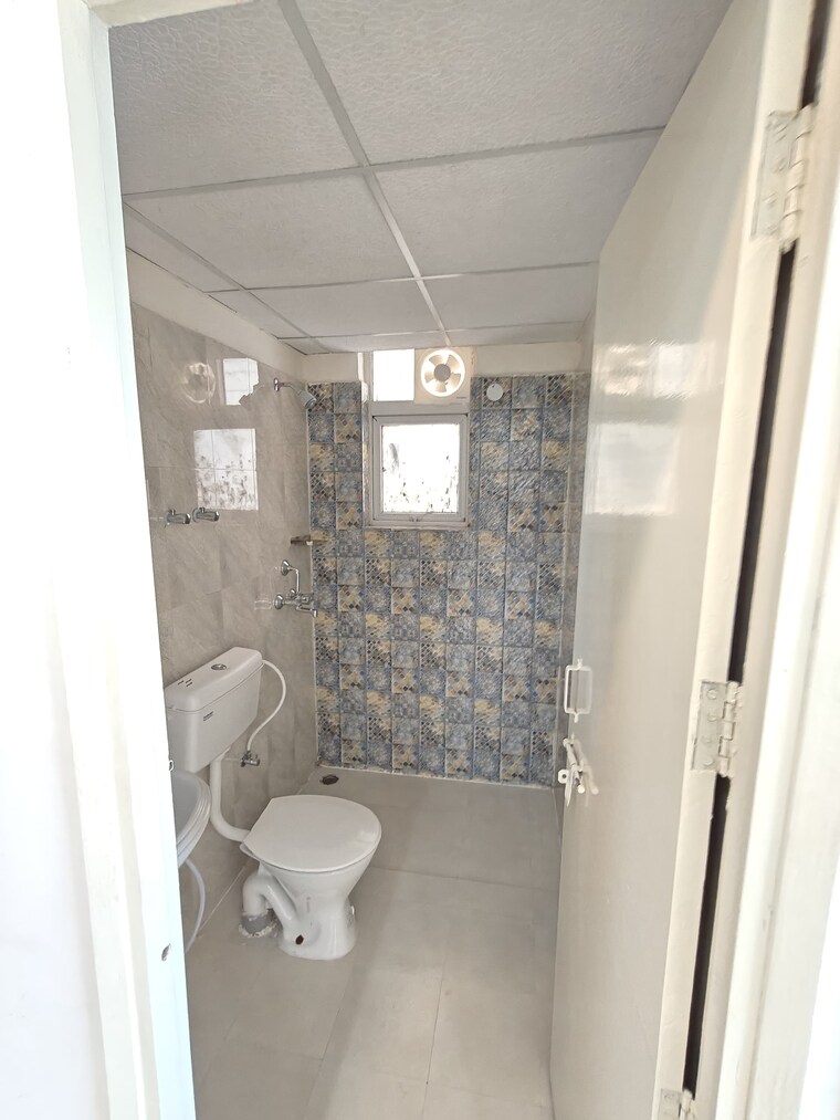 Bathroom, signature-the-millennia-2 2 Bedroom 681 Sq.Ft. Apartment In Sector 37d Gurgaon 9299164