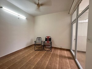 Room in 2 BHK Apartment at Tulip Lemon, Sector 69 – for Sale