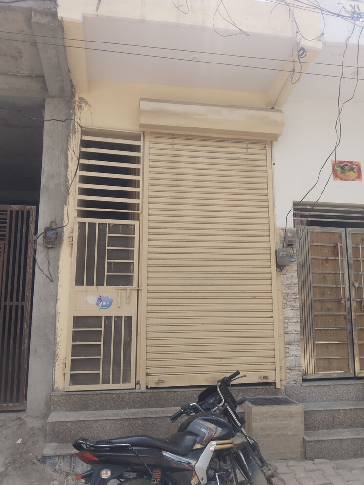 Exterior View, sector 87 Commercial Shop 33 Sq.Yd. In Sector 87 Faridabad 9299208