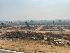 Plot Area in 4 BHK Apartment at Central Park Flower Valley Aqua Front Towers, Sohna Sector 33 – for Sale