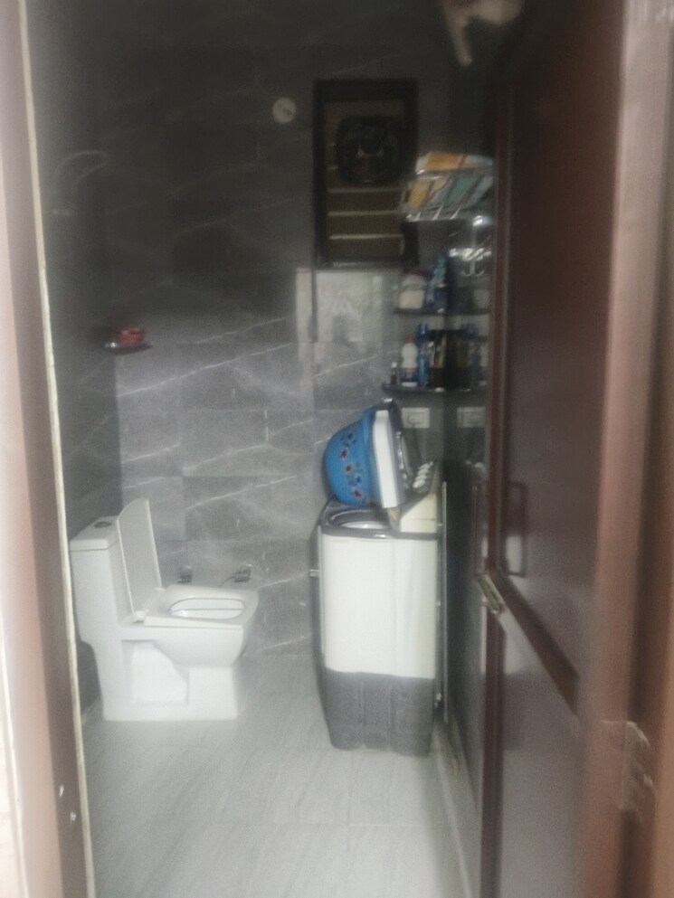 Bathroom, sector 87 3 Bedroom 75 Sq.Yd. Independent House In Sector 87 Faridabad 9299257