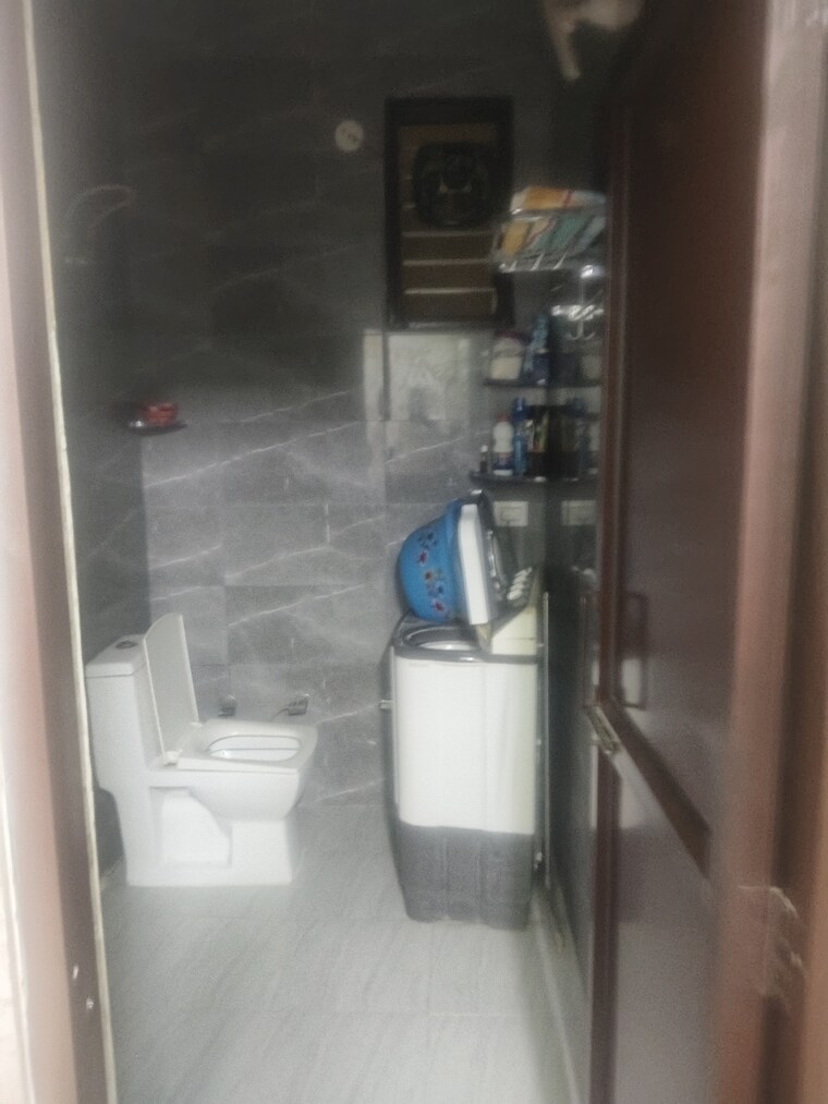 Bathroom, sector 87 3 Bedroom 75 Sq.Yd. Independent House In Sector 87 Faridabad 9299257