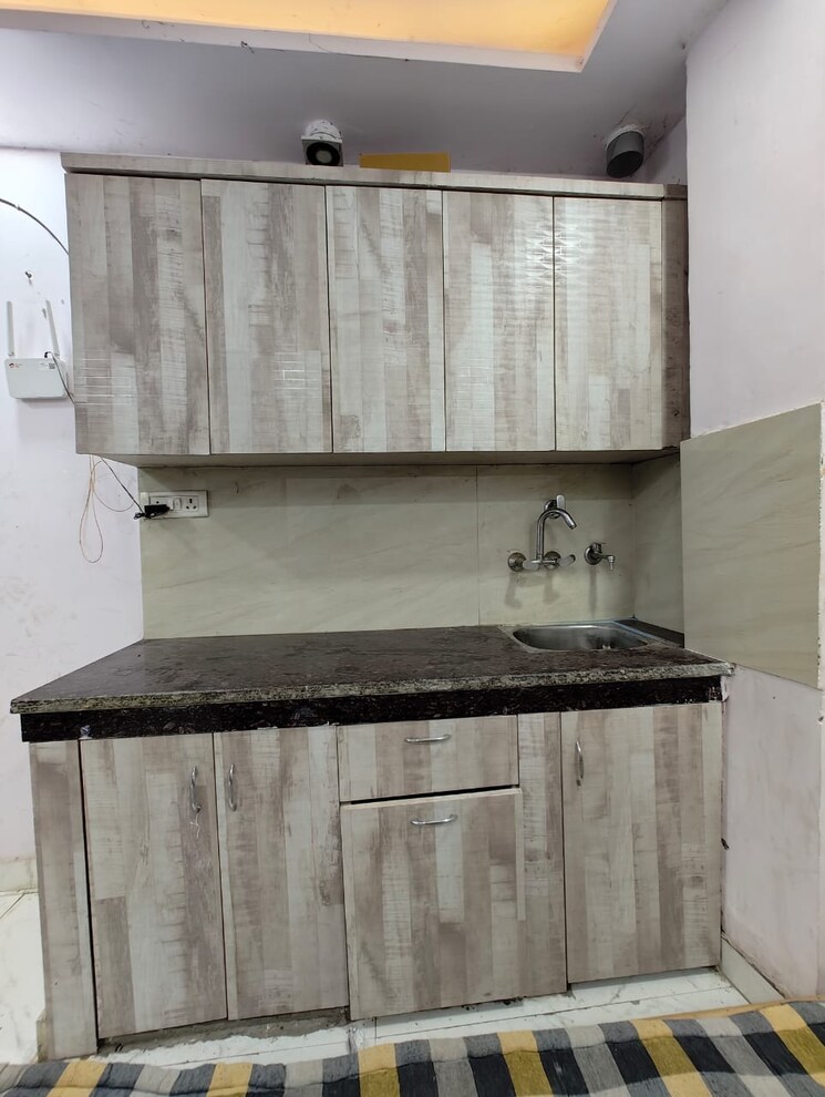 Kitchen, govindpuri 1 RK 30 Sq.Yd. Builder Floor In Govindpuri Delhi 9299261