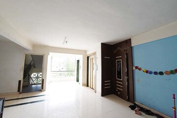 Room in 2 BHK Apartment at Shree Venkatesh Marvilla Apartment, Hadapsar – for Sale