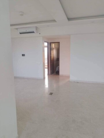 Room in 4 BHK Apartment at Indiabulls Enigma, Sector 110 – for Sale