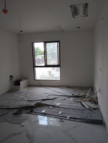 Room in 3 BHK Apartment at DSR The Classe, Narsingi – for Sale