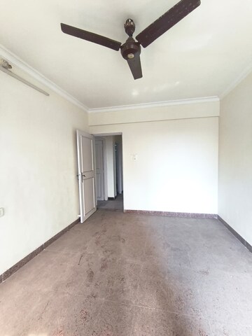 Room in 3 BHK Apartment at Aster Tower, Goregaon East – for Rent