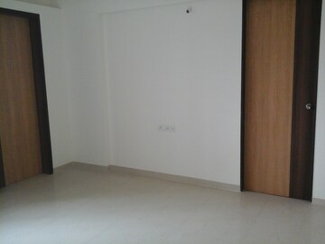 Room in 2 BHK Apartment at Yashoda Golden Trellis, Balewadi – for Rent