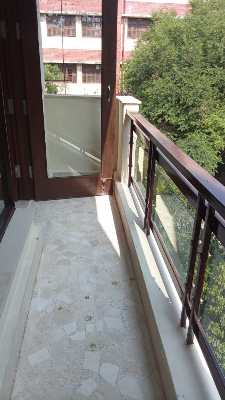 Balcony, east of kailash 4 Bedroom 3600 Sq.Ft. Builder Floor In East Of Kailash Delhi 9299416