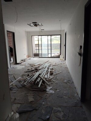 Room in 3 BHK Apartment at DSR The Classe, Narsingi – for Sale