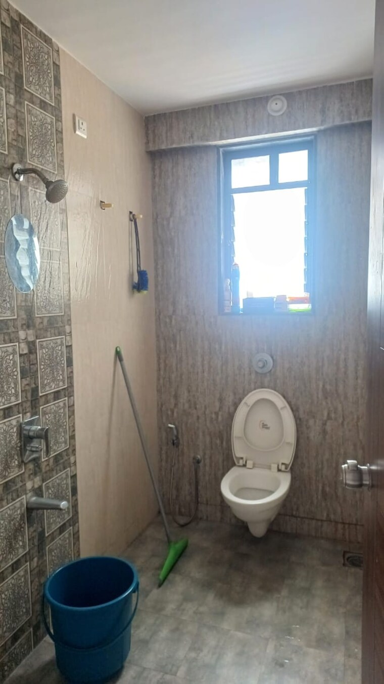 Bathroom, the-creations-gururatna-heritage 2 Bedroom 824 Sq.Ft. Apartment In Baner Pune 9299429