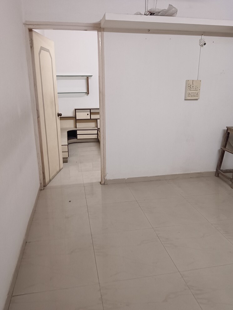 Room, dombivli east 1 Bedroom 570 Sq.Ft. Apartment In Dombivli East Thane 9299442