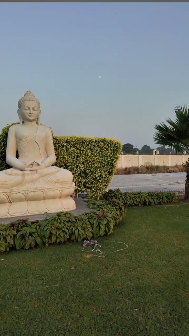 Garden, meffier-golden-park  145 Sq.Yd. Plot In Sohna Sector 4 Gurgaon 9299451