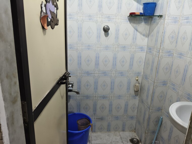Bathroom, sunshine-tower-koper-khairane 1 Bedroom 450 Sq.Ft. Apartment In Kopar Khairane Navi Mumbai 9299457