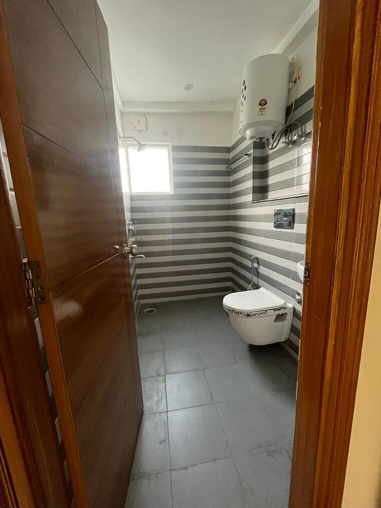Bathroom, rajpur road 2 Bedroom 1260 Sq.Ft. Apartment In Rajpur Road Dehradun 9299459
