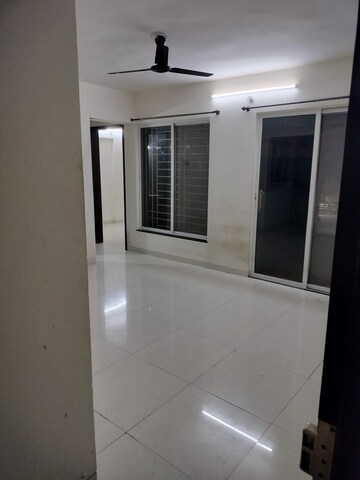 Room in 2 BHK Apartment at Gini Belvista Phase 1, Dhanori – for Rent