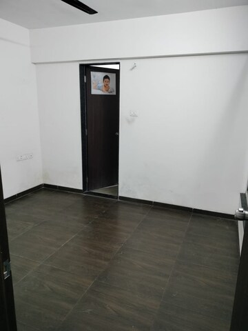 Room in 2 BHK Apartment at Gini Belvista Phase 1, Dhanori – for Rent