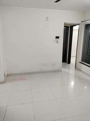 Room in 2 BHK Apartment at Gini Belvista Phase 1, Dhanori – for Rent