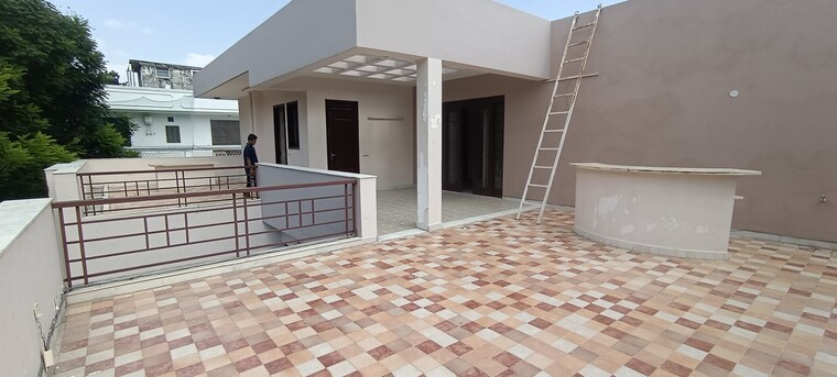 Exterior View, dlf-royale-residences 6+ Bedroom 7500 Sq.Ft. Builder Floor In Dlf Phase I Gurgaon 9299489