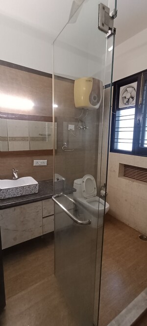 Bathroom in 6+ BHK Builder Floor at DLF Royale Residences, Dlf Phase I – for Rent